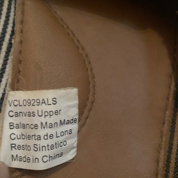 Women’s Flats - Picture 4 of 8